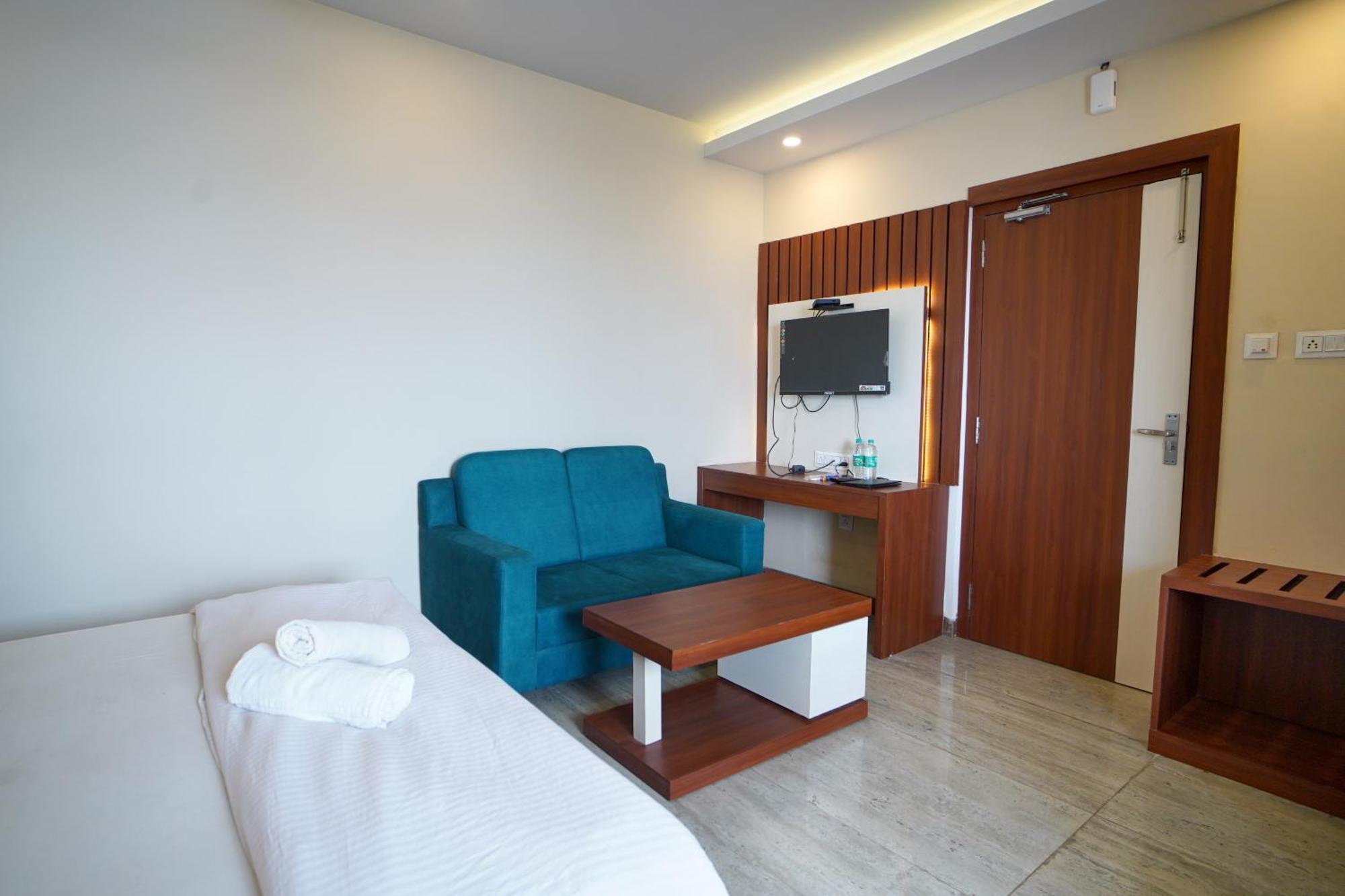 Royal Sea View !! Beach Front With Free Wifi !! Digha  Eksteriør billede