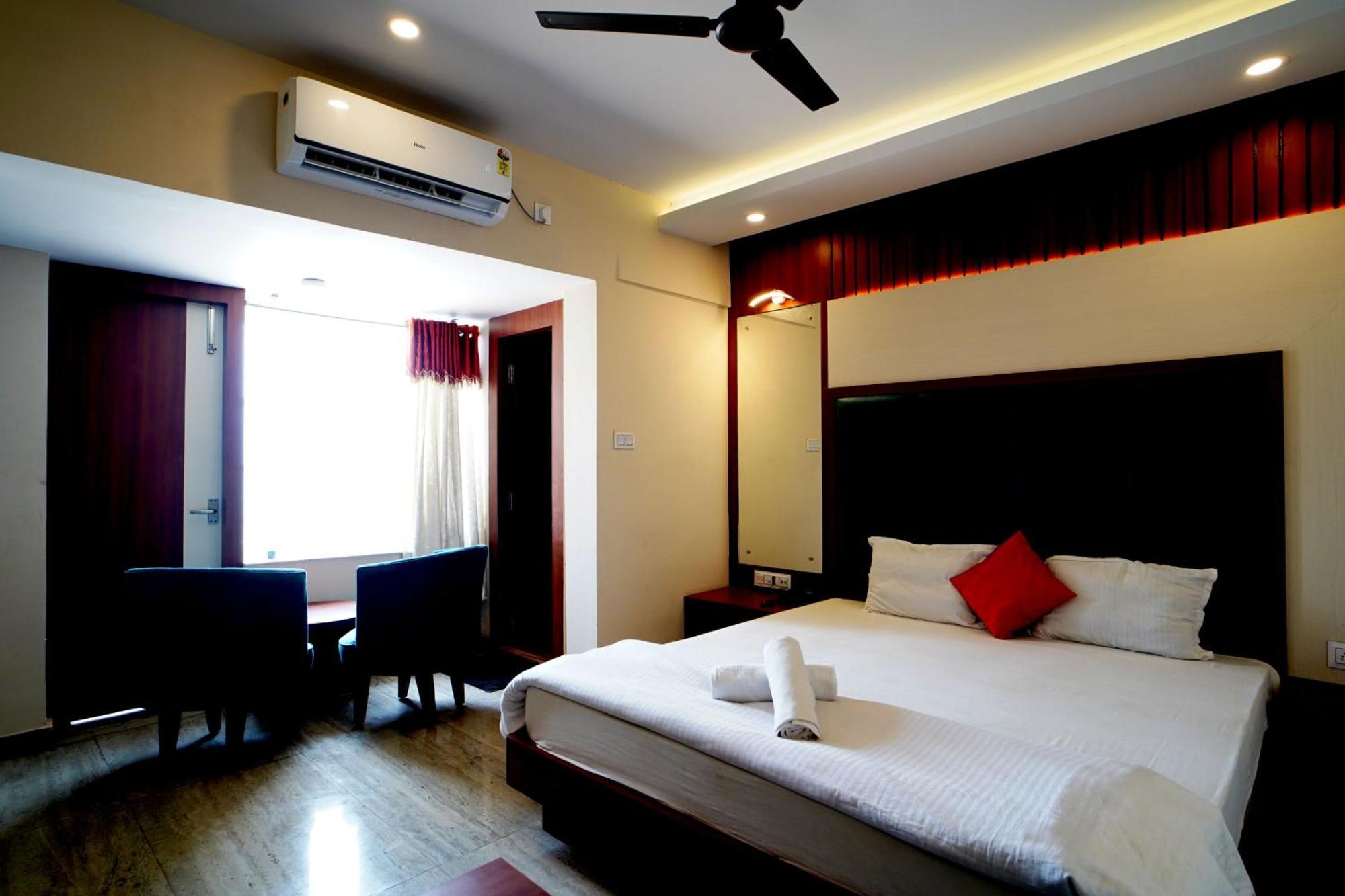 Royal Sea View !! Beach Front With Free Wifi !! Digha  Eksteriør billede