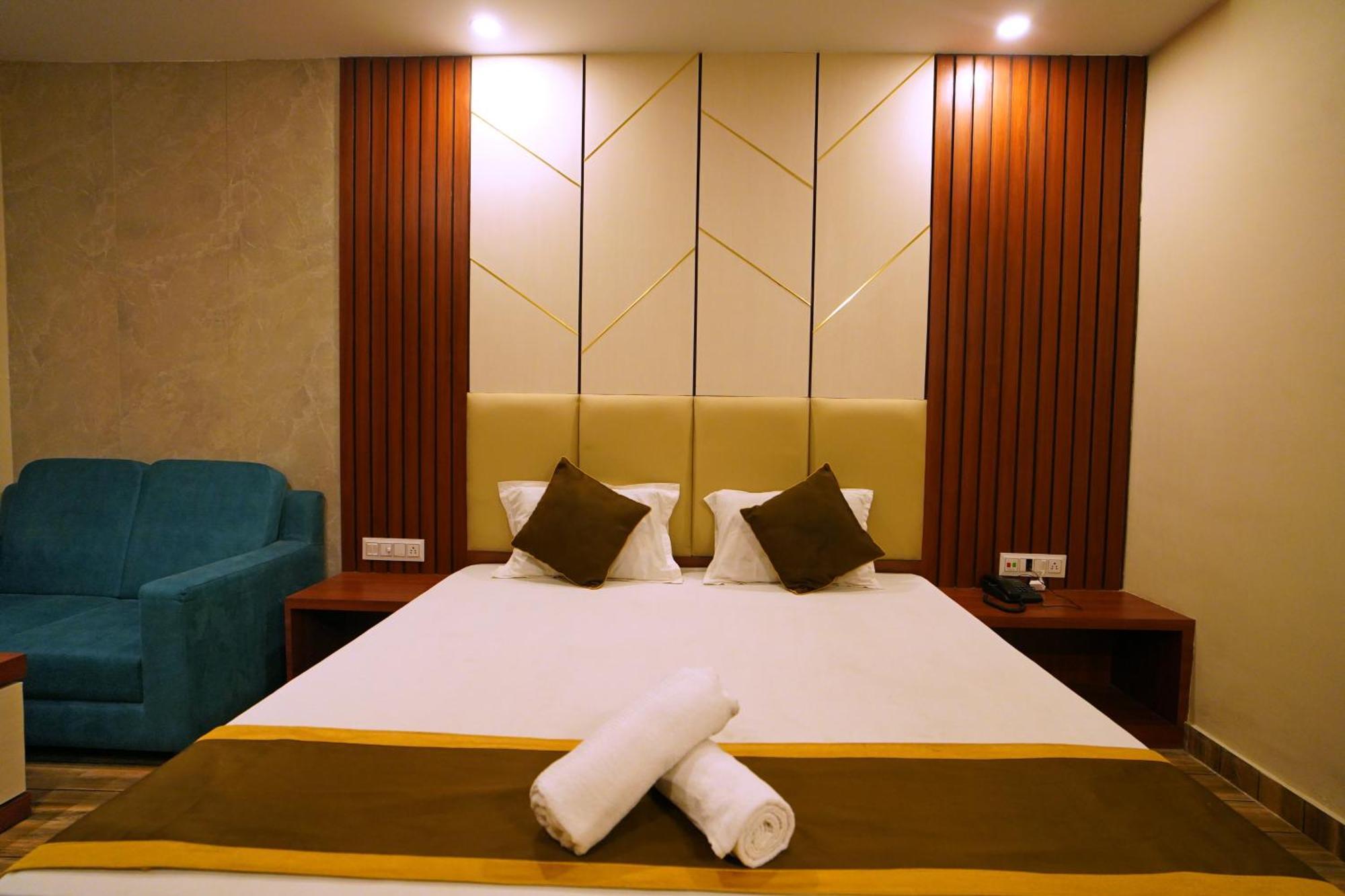 Royal Sea View !! Beach Front With Free Wifi !! Digha  Eksteriør billede