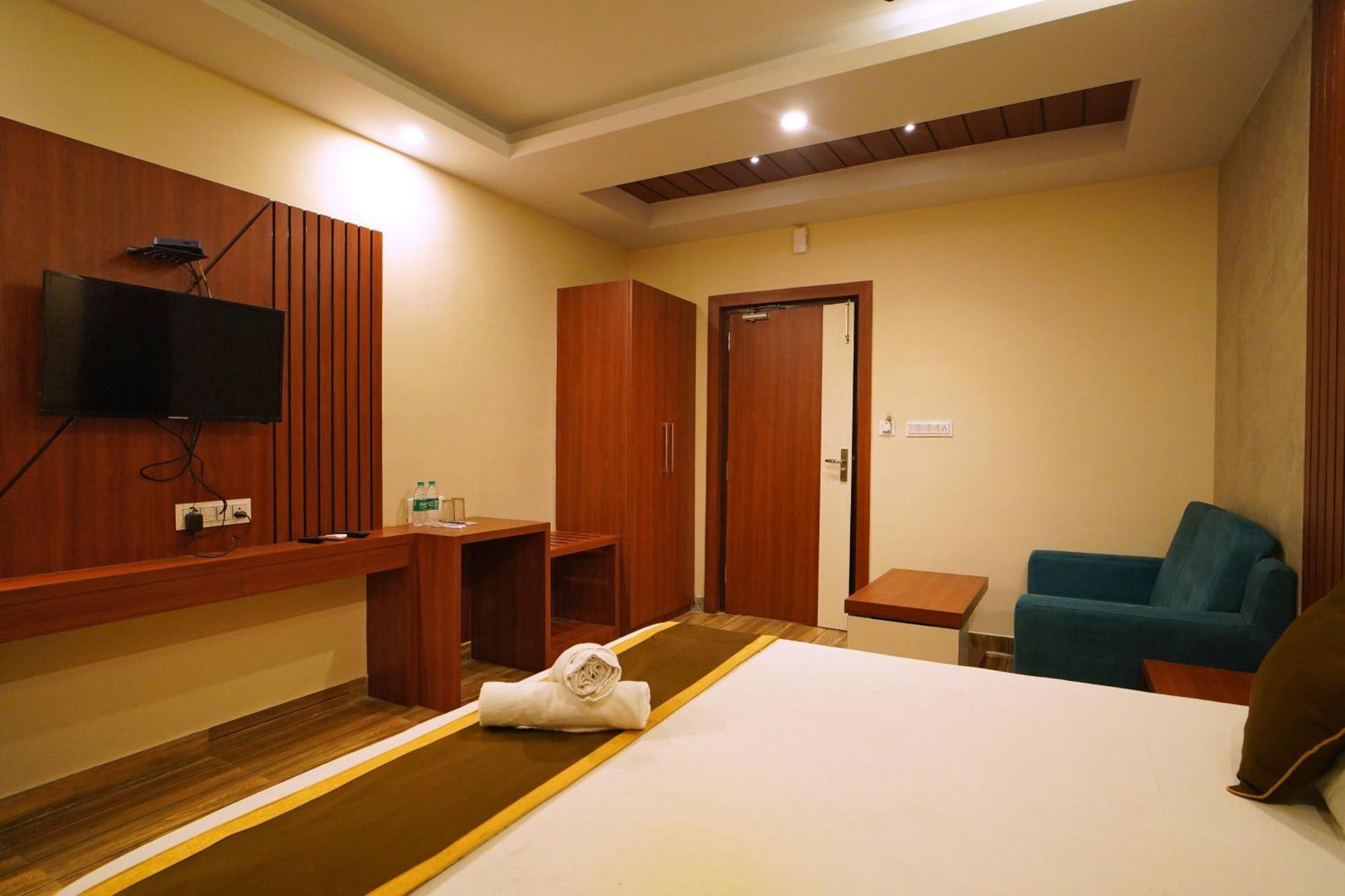 Royal Sea View !! Beach Front With Free Wifi !! Digha  Eksteriør billede