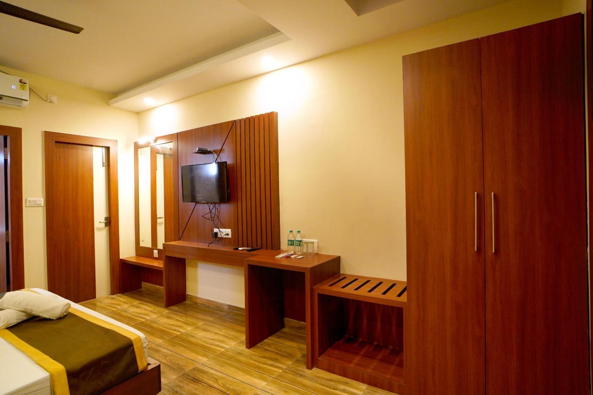 Royal Sea View !! Beach Front With Free Wifi !! Digha  Eksteriør billede