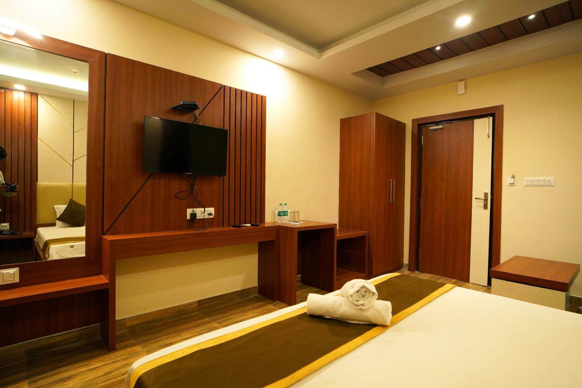 Royal Sea View !! Beach Front With Free Wifi !! Digha  Eksteriør billede
